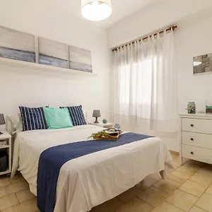 https://apartment-las-canteras-beach-las-palmas-de-gran-canaria.in-canary-islands.com