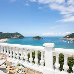 https://far-out-inn-bb.sansebastianhotels.net