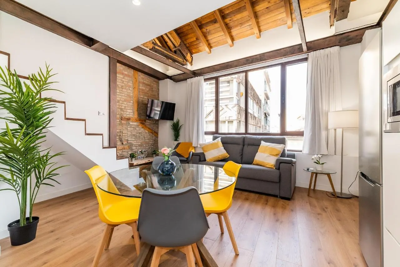 Wekey Homes Granada, Mesones Central Suites location
