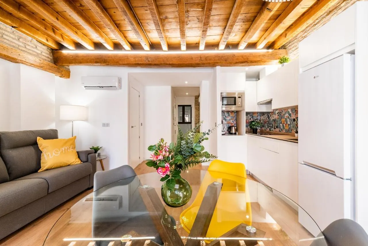 Wekey Homes Granada, Mesones Central Suites