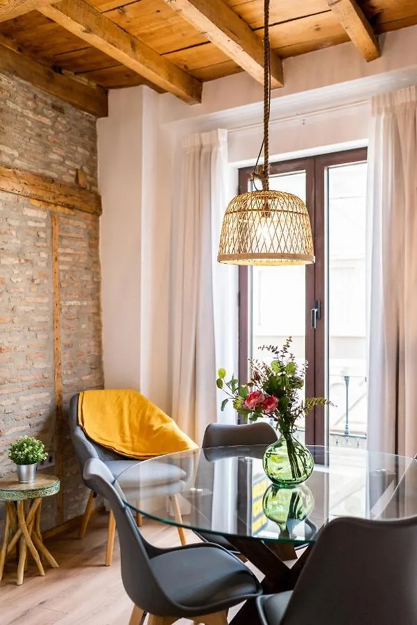 Wekey Homes Granada, Mesones Central Suites